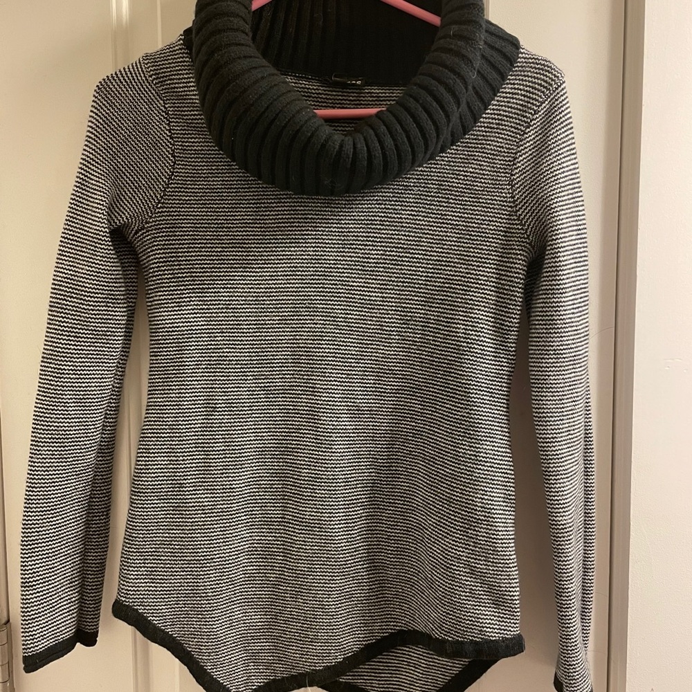 Express Turtleneck - Picture 2 of 5